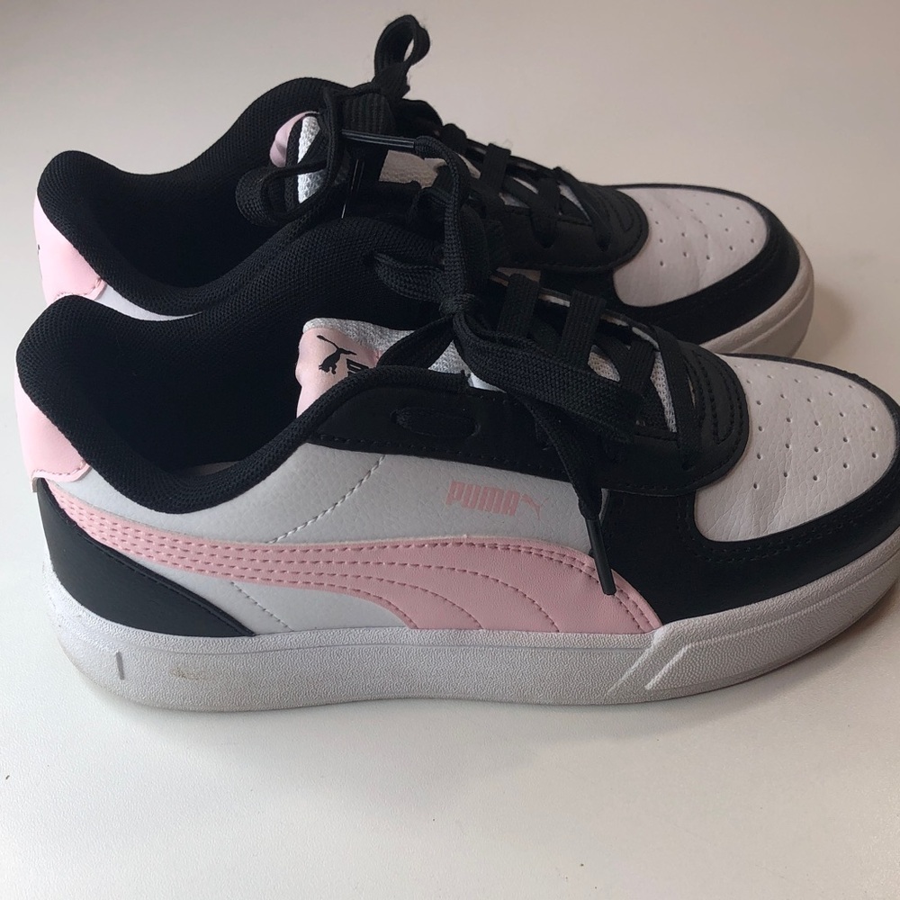 Puma Kids Sneakers Black and White with Pink Accents Little Girls Size 2 EUC - Picture 6 of 9